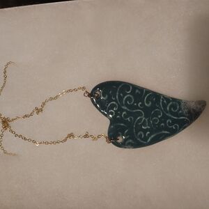 Elegant Gold and Green Heart Pendant Necklace